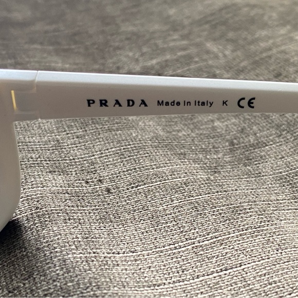 ✨PREOWNED ✨💯% AUTHENTIC PRADA SUNGLASSES - Picture 7 of 9